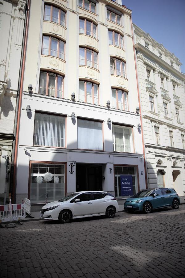Quiet Old Town Apartment With Elevator Access Appartamento